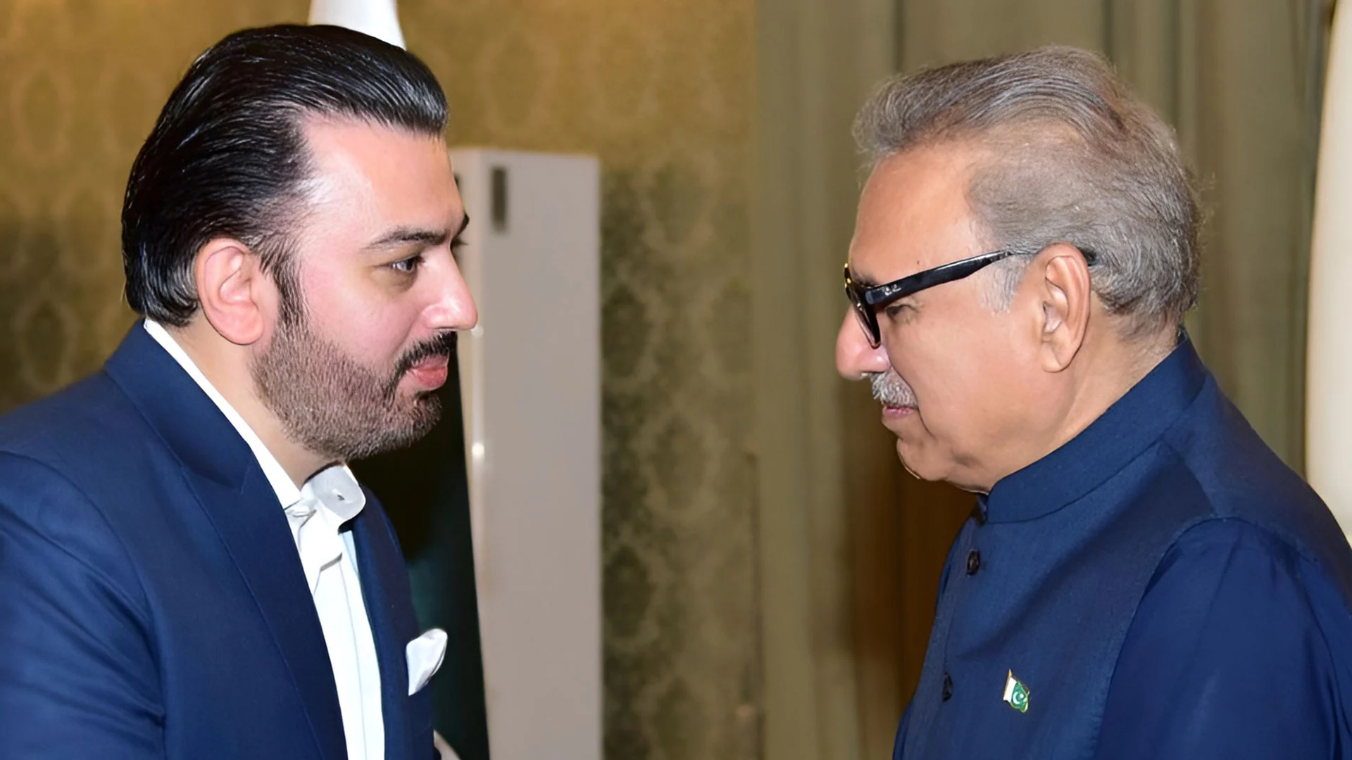 Jehangir-Khan-meeting-Dr.-Arif-Alvi-President-of-Pakistan.jpg